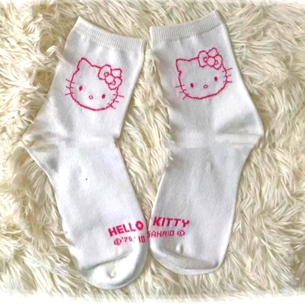 Hello Kitty Socks - Picture 2 of 11